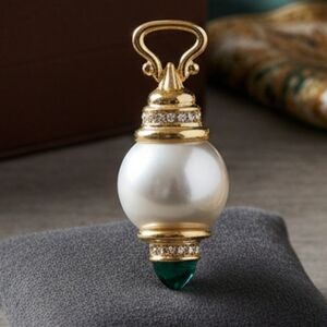 Lauren G Adams Pearl Green Cabochon Pendant NWT